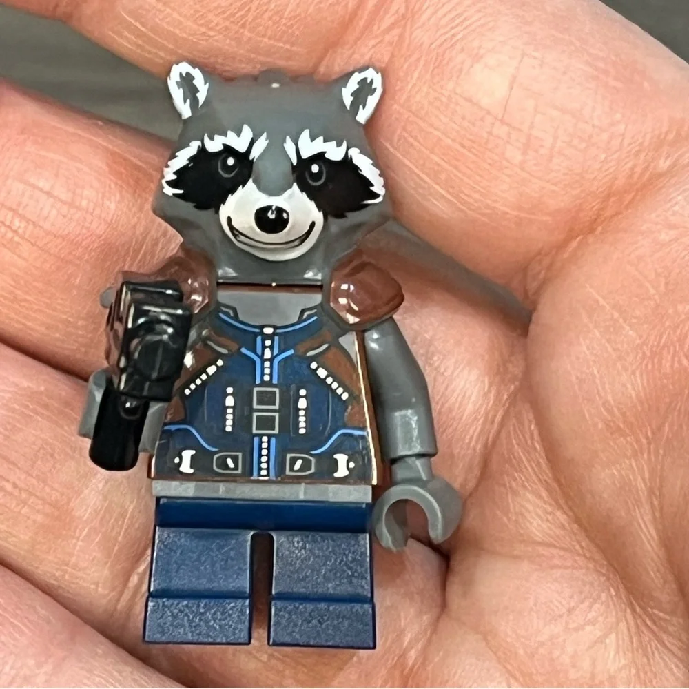 2 Marvel Super Hero Lego Minifigures Captain America Guardians Of Galaxy Rocket